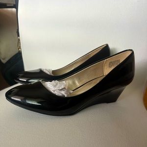 SOLD!! Beautiful patent leather low wedge pumps Bandolino
